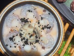 -老牌坊云南鱼豆花火锅(爱建店)