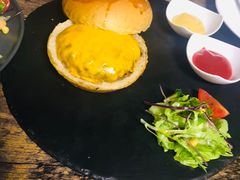 芝士汉堡-HIGH FIVE哈福手工汉堡(桂林路店)