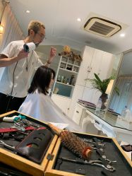 -e hair salon