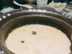 -洪氏嗨捞·广东猪肚鸡·椰子鸡火锅(西咸万象城店)