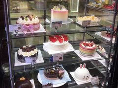 彩虹蛋糕切片-巴黎贝甜(凯德MALL望京店)