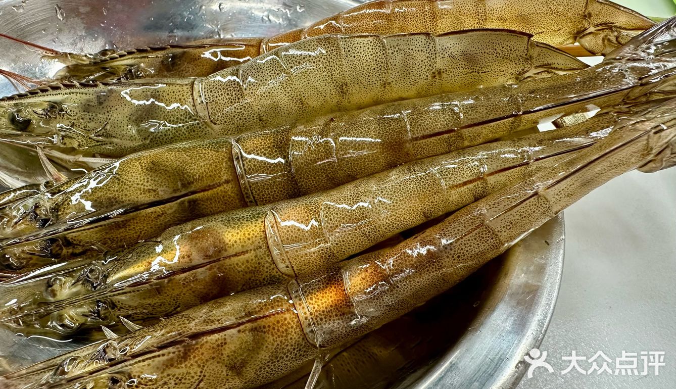 李女士又来她的食堂吃饭啦