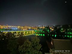 -披云山庄