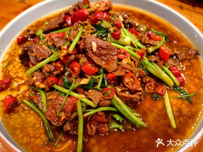 湘聚南县土菜馆(龙山二路店)小炒黄牛肉图片