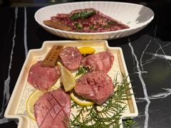 -山川小町·极番烧肉(新地假日广场店)