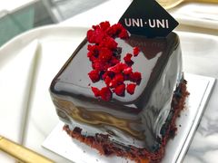-UNI UNI(环亚凯瑟琳店)