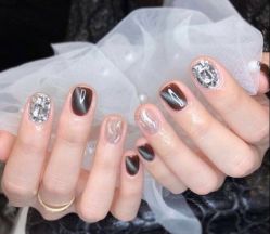 -Pink You美甲美睫纹绣定制中心