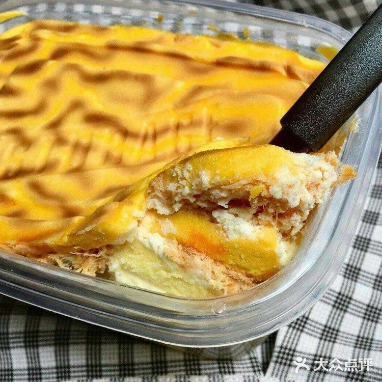 【馅中馅蛋黄酥】一盒四个,一个70克