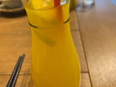 -臻鲜燕海鲜融合餐厅(金陵style店)