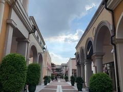 -佛罗伦萨小镇广佛名品奥特莱斯(疏港路店)