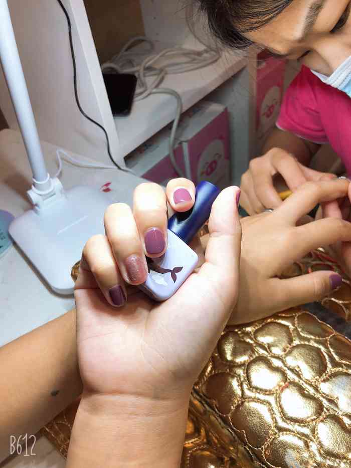 宝燕到家会员店(虹桥店)-"中午来宝燕工厂店吃饭,虹桥店人一直比较少.