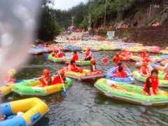 -安吉龙王山峡谷漂流