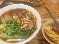 -醉牛腩·面小馆