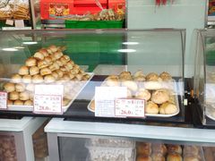 面包甜点陈列柜-闻酥园(水碾河路店)