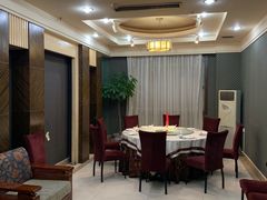 -府苑美食(政七街店)