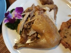 招牌手撕盐焗鸡-金苑酒家·客家菜·广东老字号(万象店)