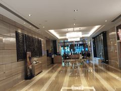 -广州万富希尔顿酒店·感趣自助餐厅·金秋蟹宴生蚝海鲜刺身