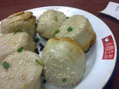 201109232641-小杨生煎(黄河路店)