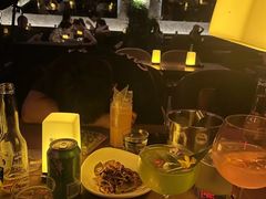 -FOUR PLAY BAR