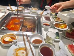 -海底捞火锅鲜切牛肉主题店(长寿路店)