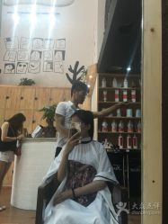 -明洞造型精品烫染