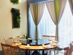 -香山湖家家宴(中山陵店)
