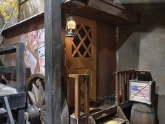 -暴风岛沉浸式体验馆(百联世纪店)