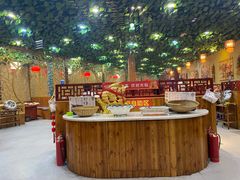 -袁小二大东北铁锅炖(吉祥村总部)