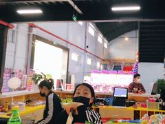 -嘿哟动霸CHUA·新潮玩运动娱乐中心·蹦床滑冰团建乐园
