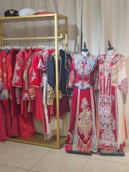 -月月婚纱礼服仓储店(王府井店)