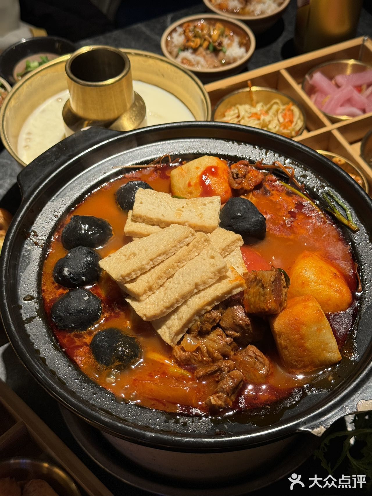 诚品书店生意超火的网红火锅店✔