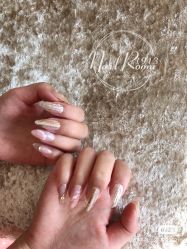 -Pink You美甲洗眉纹绣定制中心