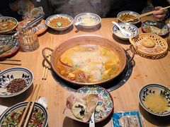 -洱火云南酸菜牛肉火锅(石景山当代商城店)