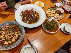 -老滇山寨•云南特色菜•地方菜•民族风情歌舞表演(金碧店)