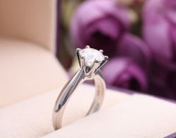 -威德钻石-克拉钻大本营(南京东路店)