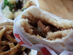 锅盔夹卤肉外-洞子口张老二凉粉(文殊院店)