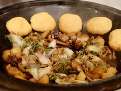 -粘豆包柴火铁锅炖