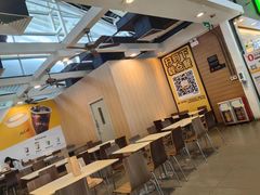 -麦当劳(广州南站B10检票口楼上)