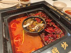 -老牌坊云南鱼豆花火锅(哈西万达店)
