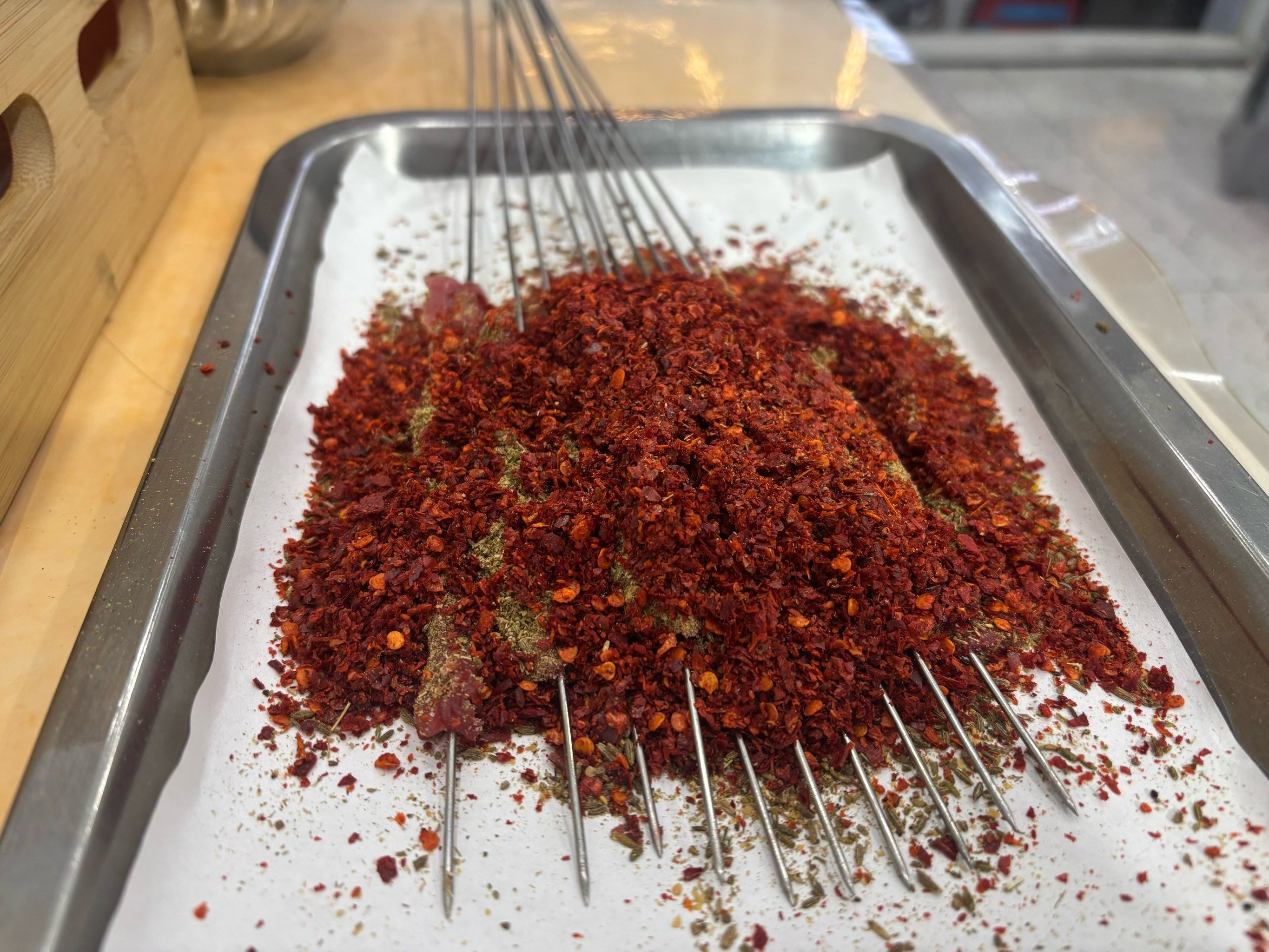 生牛肉串的魅力味道