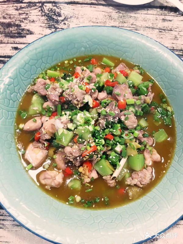 麻小余南瓜田鸡鲜椒兔丁图片 - 第1张