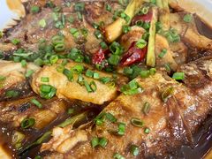 红烧杂鱼-品雅轩农家乐