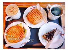-高乐雅咖啡(宜山路店)