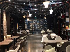 -钟书阁(松江泰晤士小镇店)