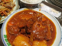 红烩牛尾配米饭-澳门地道葡国餐