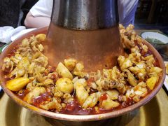 -沪小二炭火蛙锅(淮海中路美食不夜城店)