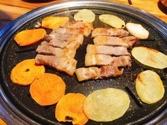 上等五花肉-韩国明洞碳烤肉(常平店)