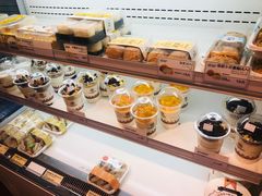 面包甜点陈列柜-匠造烘焙(上海湾店)