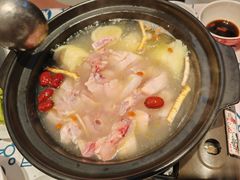 -松哥油焖大虾.小龙虾.黑鸭煲(海岸城店)