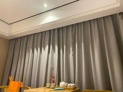 -铂逸梦秦酒店(横店梦幻谷店)